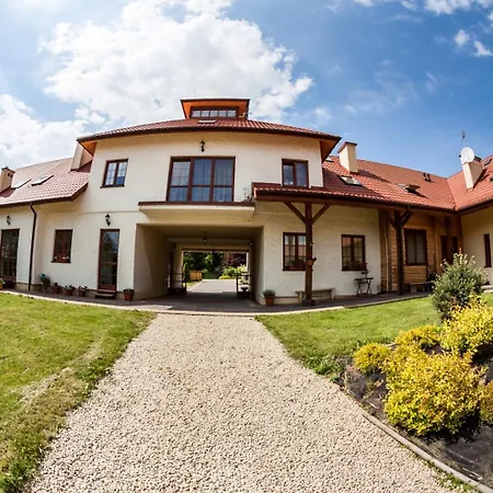 W Dolinie Stawu - Goscinne 3*